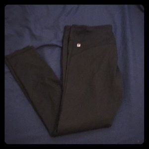 Black Fabletics leggings.